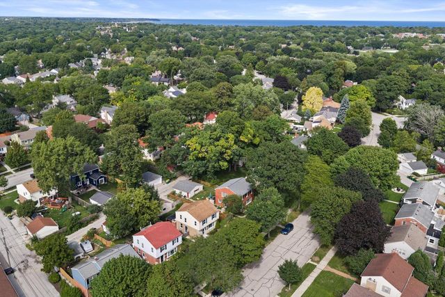 4227 N Olsen AVENUE, Shorewood, WI 53211