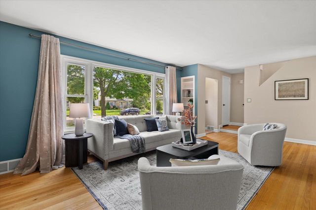 4227 N Olsen AVENUE, Shorewood, WI 53211