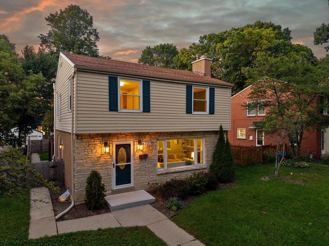 4227 N Olsen AVENUE, Shorewood, WI 53211