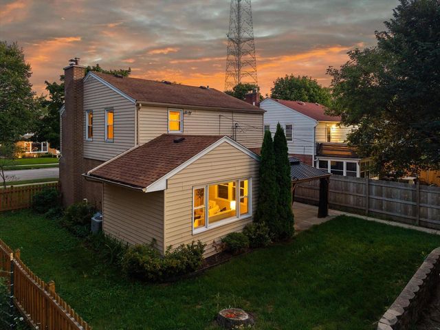 4227 N Olsen AVENUE, Shorewood, WI 53211