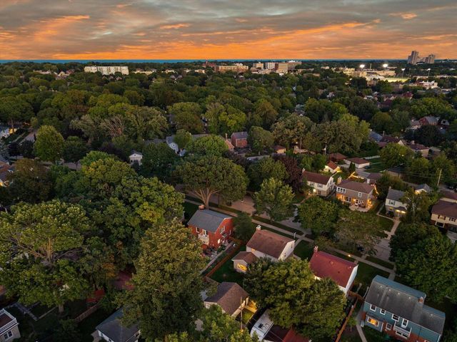 4227 N Olsen AVENUE, Shorewood, WI 53211