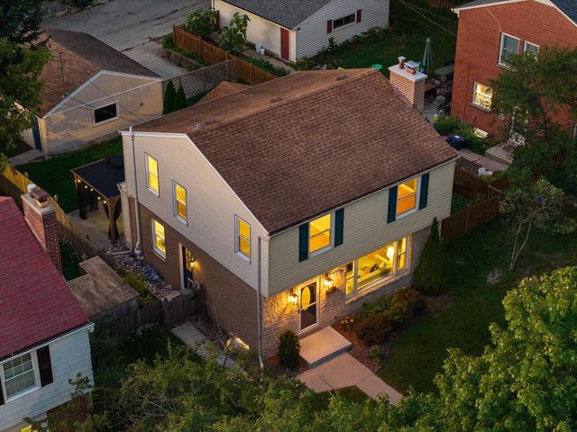 4227 N Olsen AVENUE, Shorewood, WI 53211