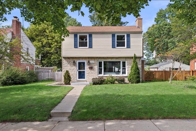 4227 N Olsen AVENUE, Shorewood, WI 53211