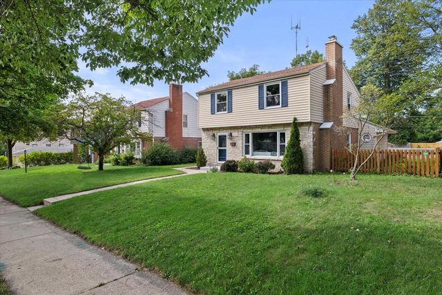 4227 N Olsen AVENUE, Shorewood, WI 53211