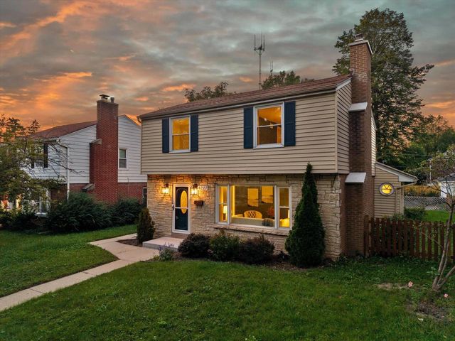 4227 N Olsen AVENUE, Shorewood, WI 53211