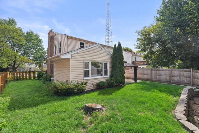 4227 N Olsen AVENUE, Shorewood, WI 53211
