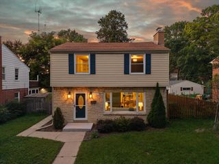 4227 N Olsen AVENUE, Shorewood, WI 53211