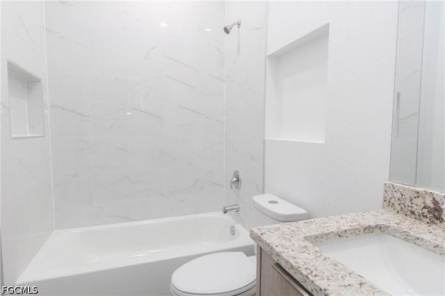 1476 Rugby LN, Labelle, FL 33935