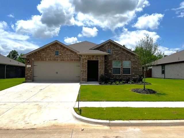 333 Wildrose Circle, Cleburne, TX 76033