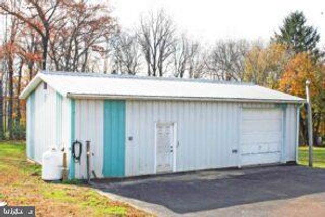 141 NOTTINGHAM RD, Nottingham, PA 19362