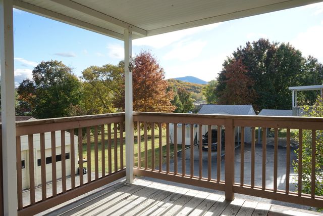 3652 Martinell AVE, Roanoke, VA 24018