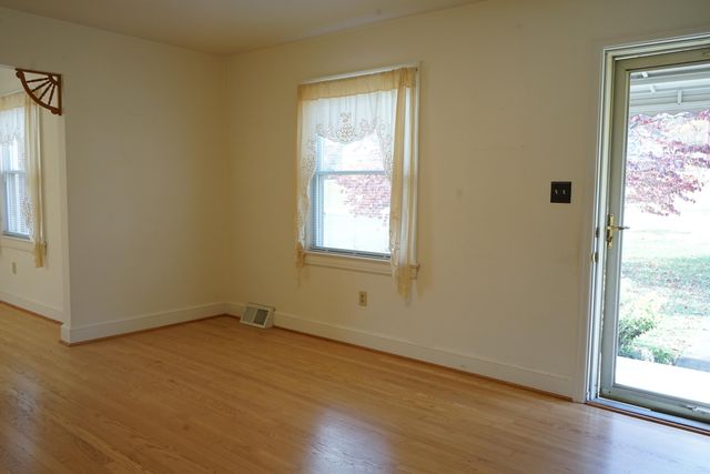 3652 Martinell AVE, Roanoke, VA 24018