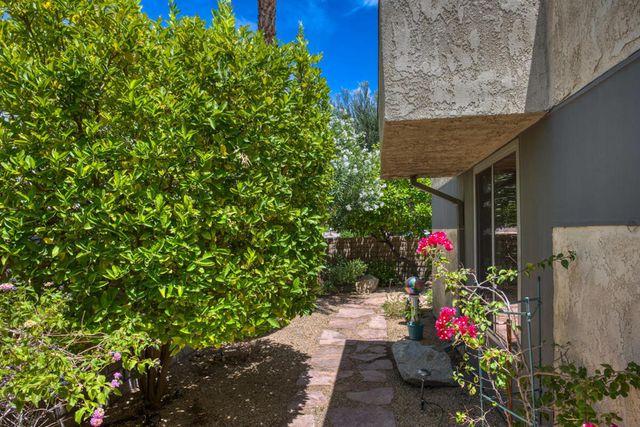1190 Sunflower Lane, Palm Springs, CA 92262