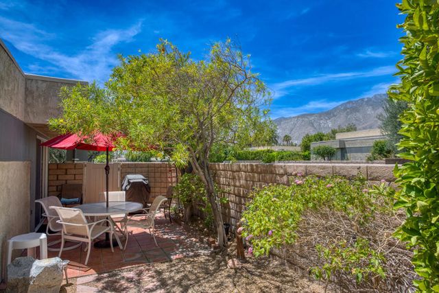 1190 Sunflower Lane, Palm Springs, CA 92262