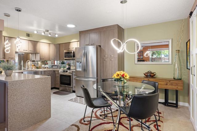 1190 Sunflower Lane, Palm Springs, CA 92262
