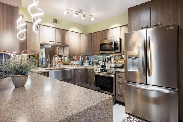 1190 Sunflower Lane, Palm Springs, CA 92262