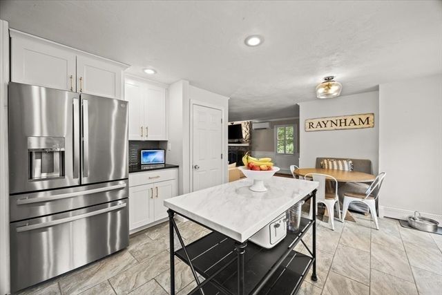 758 King St, Raynham, MA 02767