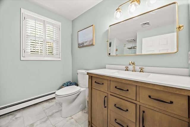 758 King St, Raynham, MA 02767