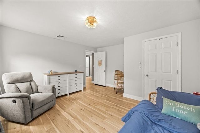 758 King St, Raynham, MA 02767