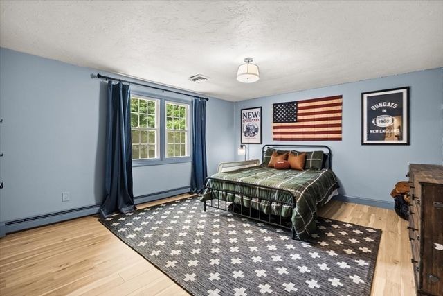 758 King St, Raynham, MA 02767