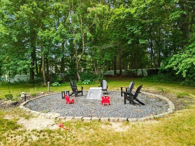 758 King St, Raynham, MA 02767