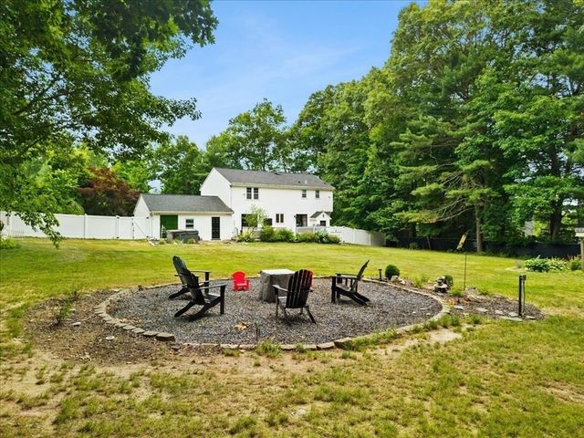 758 King St, Raynham, MA 02767