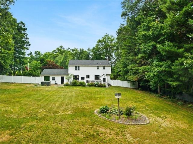 758 King St, Raynham, MA 02767