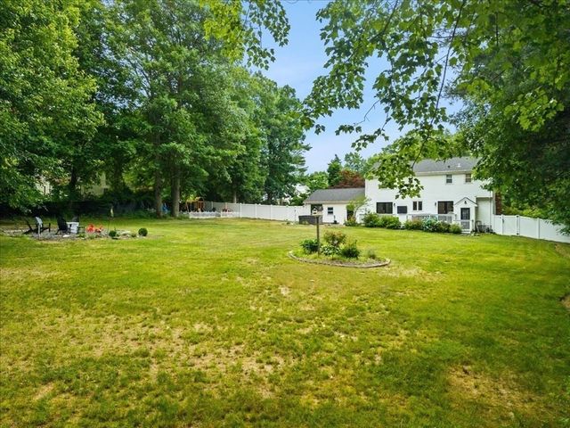 758 King St, Raynham, MA 02767