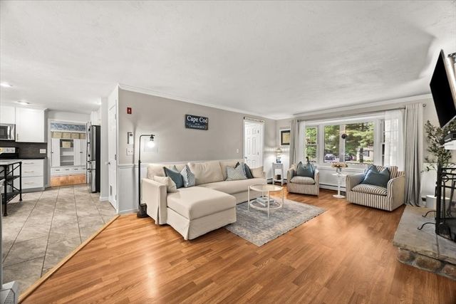 758 King St, Raynham, MA 02767