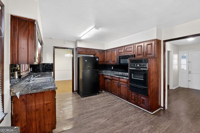 1201 Hunters Glen Drive, Stone Mountain, GA 30083