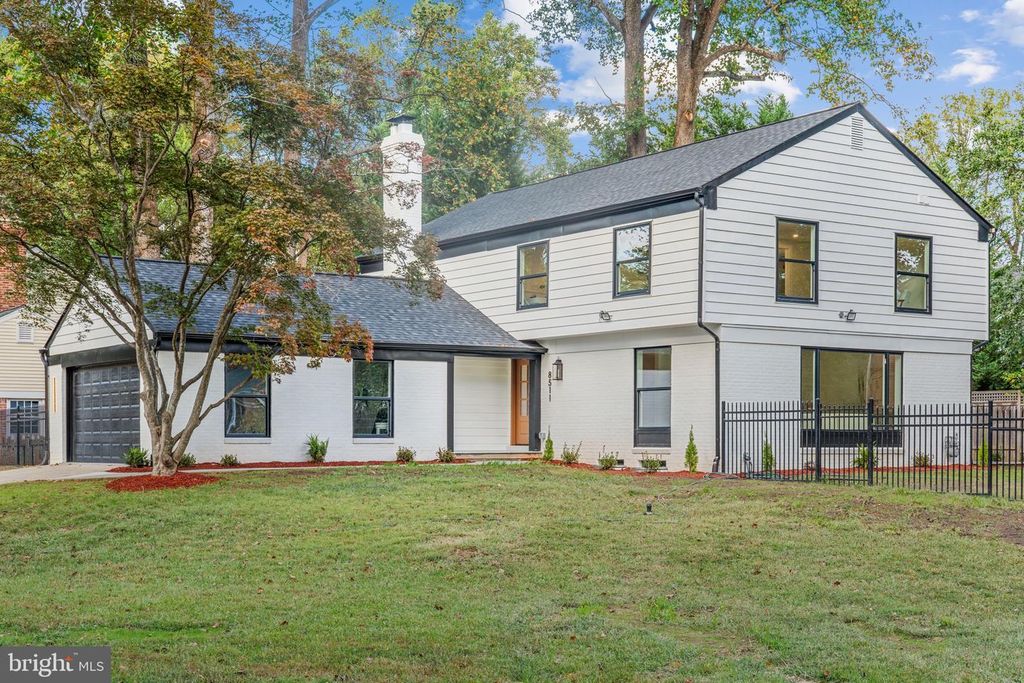 8511 HUNTER CREEK TRL, Rockville, MD 20854