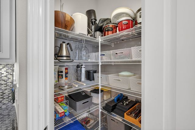 9124 Canyon Street, West Des Moines, IA 50266