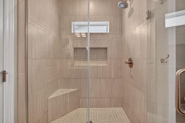 9124 Canyon Street, West Des Moines, IA 50266