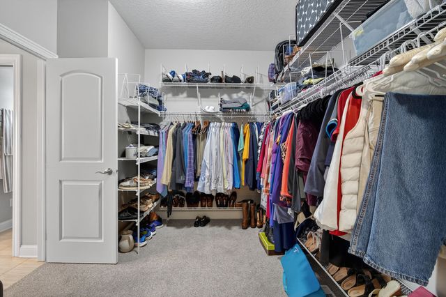 9124 Canyon Street, West Des Moines, IA 50266