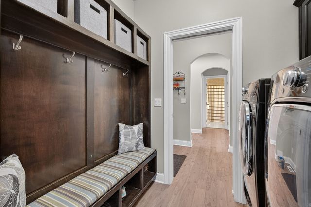 9124 Canyon Street, West Des Moines, IA 50266