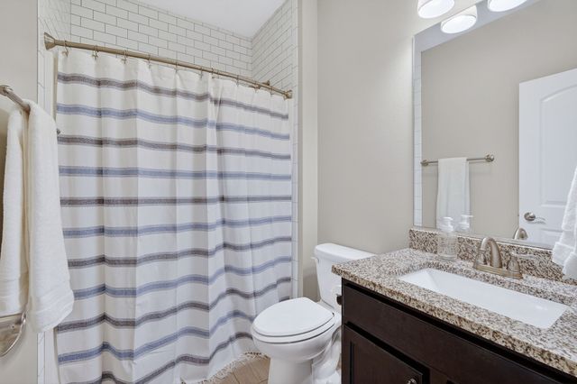 9124 Canyon Street, West Des Moines, IA 50266