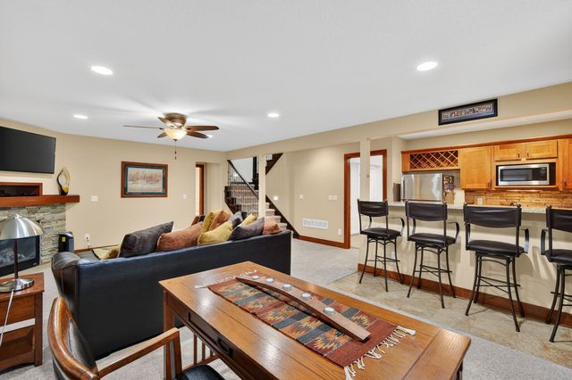 9124 Canyon Street, West Des Moines, IA 50266