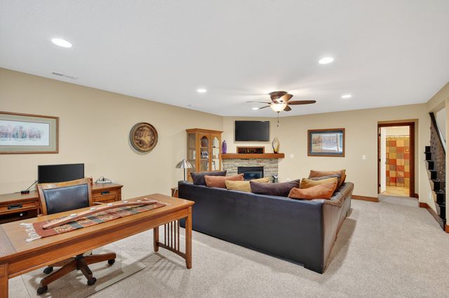 9124 Canyon Street, West Des Moines, IA 50266