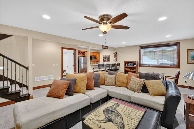 9124 Canyon Street, West Des Moines, IA 50266