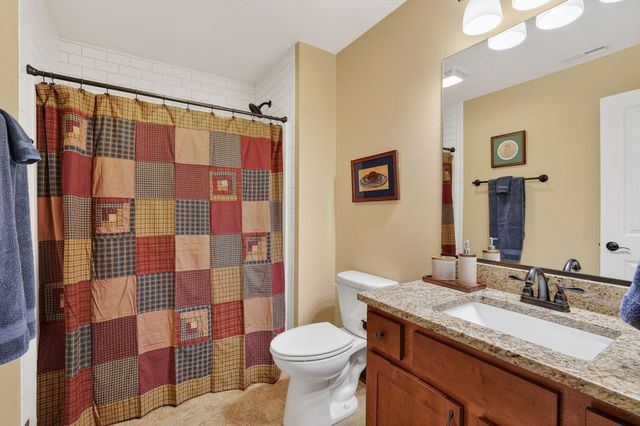 9124 Canyon Street, West Des Moines, IA 50266