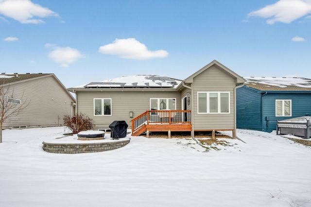 9124 Canyon Street, West Des Moines, IA 50266