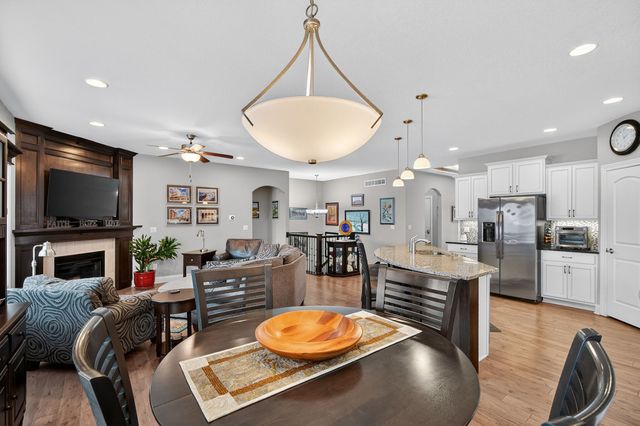 9124 Canyon Street, West Des Moines, IA 50266