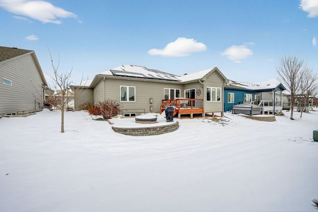 9124 Canyon Street, West Des Moines, IA 50266