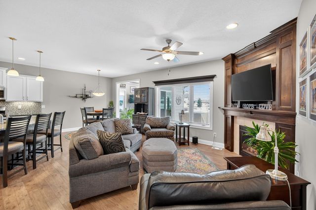 9124 Canyon Street, West Des Moines, IA 50266