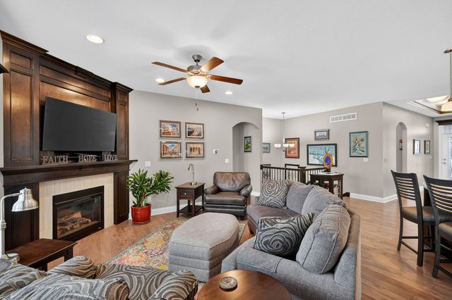 9124 Canyon Street, West Des Moines, IA 50266