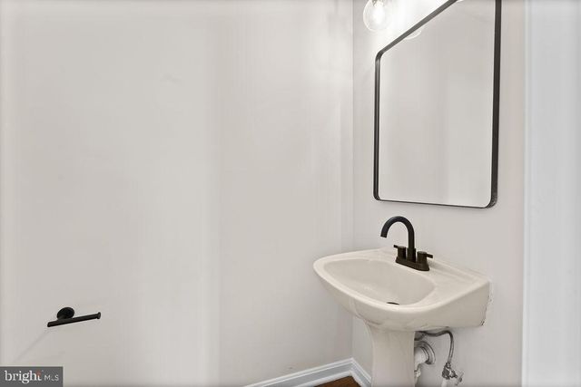 311 CROSSING RD, Fredericksburg, VA 22406
