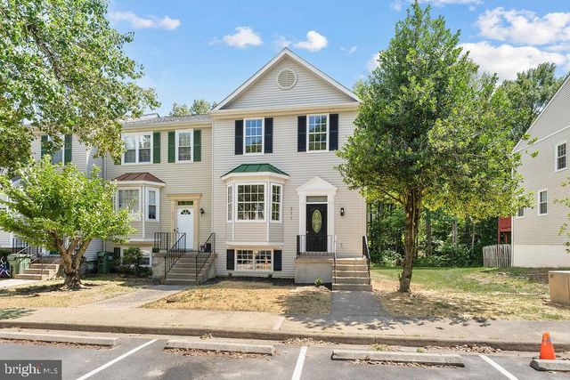 311 CROSSING RD, Fredericksburg, VA 22406