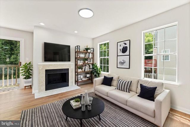 311 CROSSING RD, Fredericksburg, VA 22406