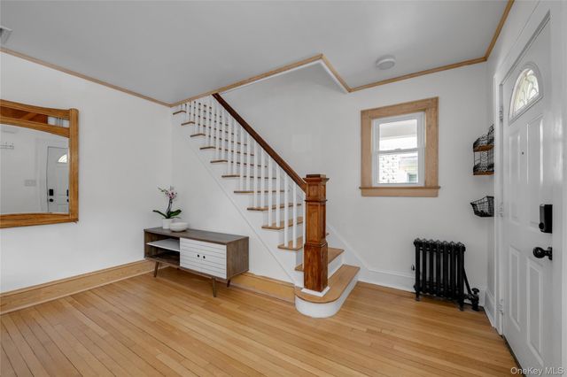 48 Hillview Avenue, Port Washington, NY 11050