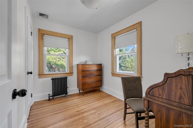 48 Hillview Avenue, Port Washington, NY 11050
